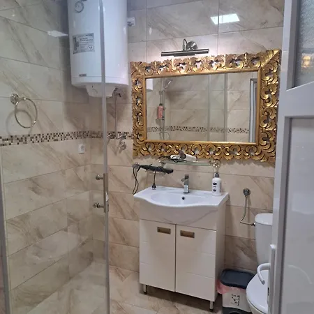 شقة Dina Lux ياغودينا