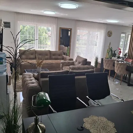 Dina Lux 2 Ягодина