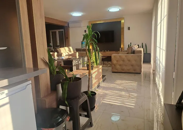 Dina Lux 2 * Jagodina