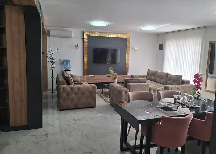 Dina Lux 2 * Jagodina